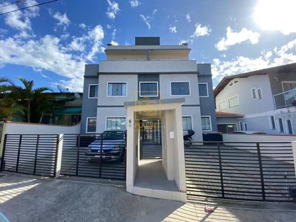 Apartamento duplex a 500m da praia no centro de Barra Velha