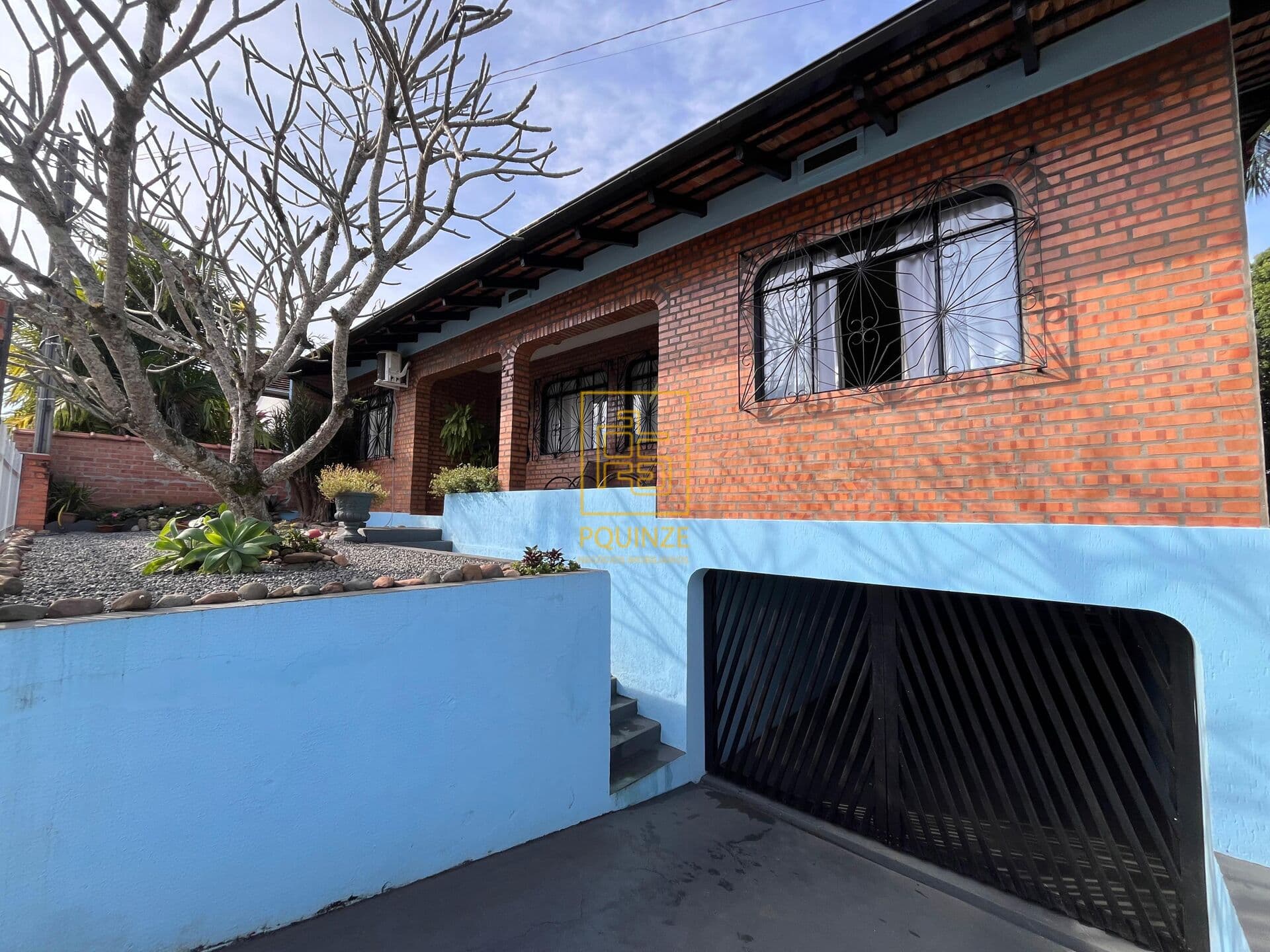 Casa bem localizada no bairro das Capitais em Timbó