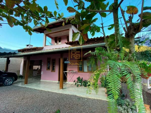 Casa Aconchegante com Depósito e Área de Festa no Bairro São Pedro Velho