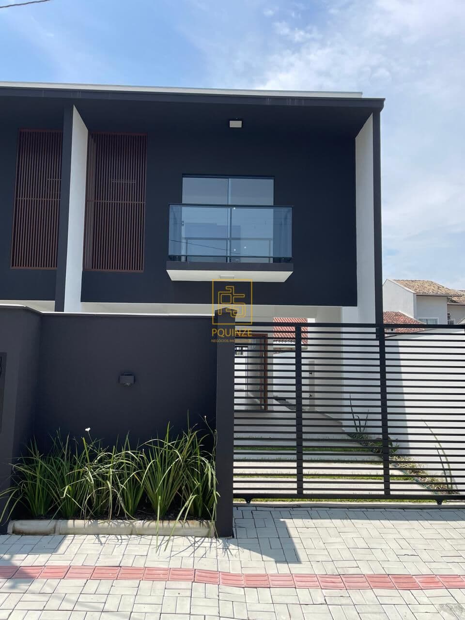 Sobrado a 300 m da praia no bairro Itacolomi