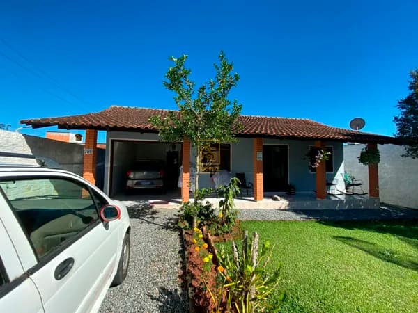 Casa no bairro Vila Germer com edícula nos fundos