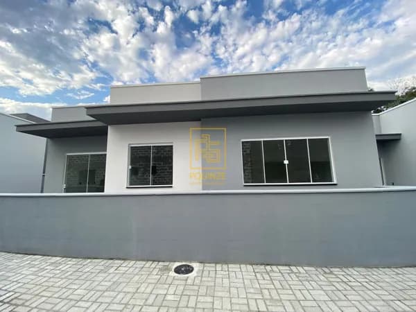 Linda Casa no bairro Araponguinhas