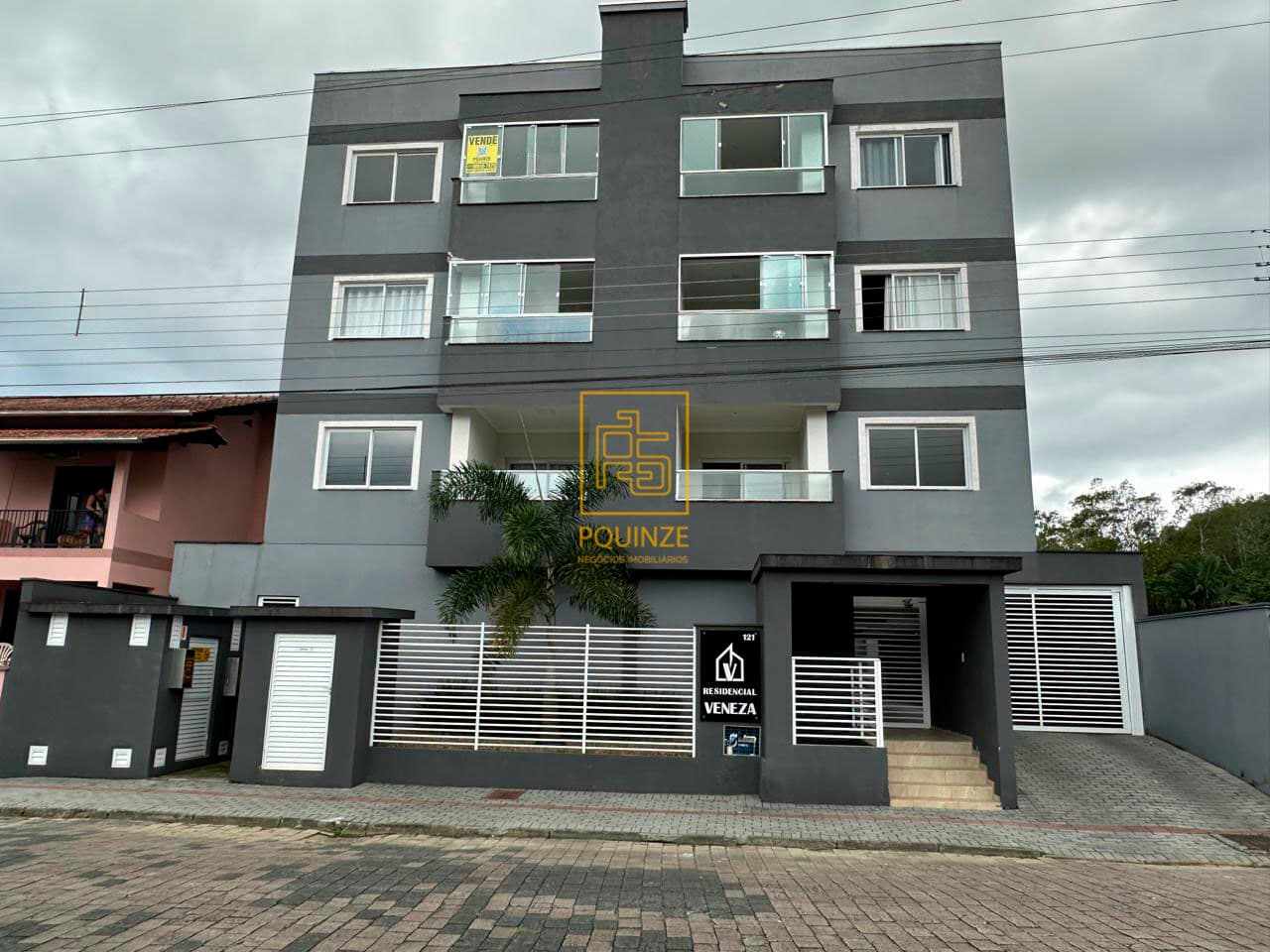 Apartamento mobiliado e decorado a 900 metros do centro de Timbó