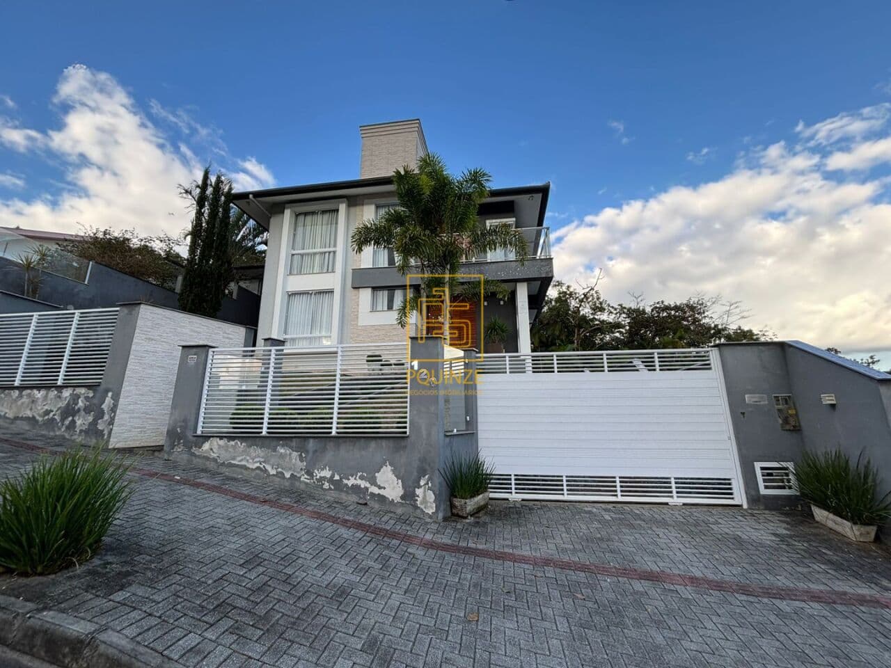 Casa totalmente mobiliada em região nobre de Timbó