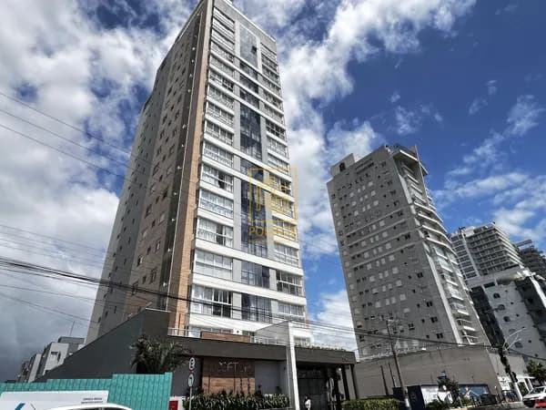Luxuoso Apartamento no centro de Balnéario Piçarras!