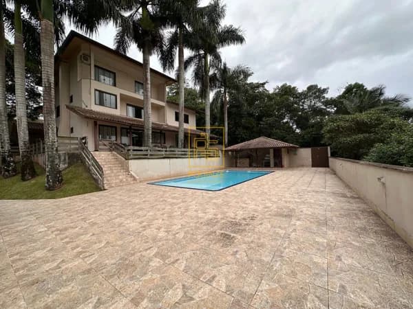 Luxo e Conforto! Casa de Alto Padrão no Bairro Quintino!