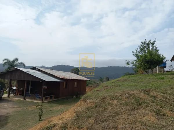 Encantador Terreno Rural com Casa e Lago em Rio dos Cedros