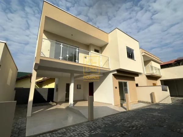 Conforto e praticidade em sobrado no bairro Quintino