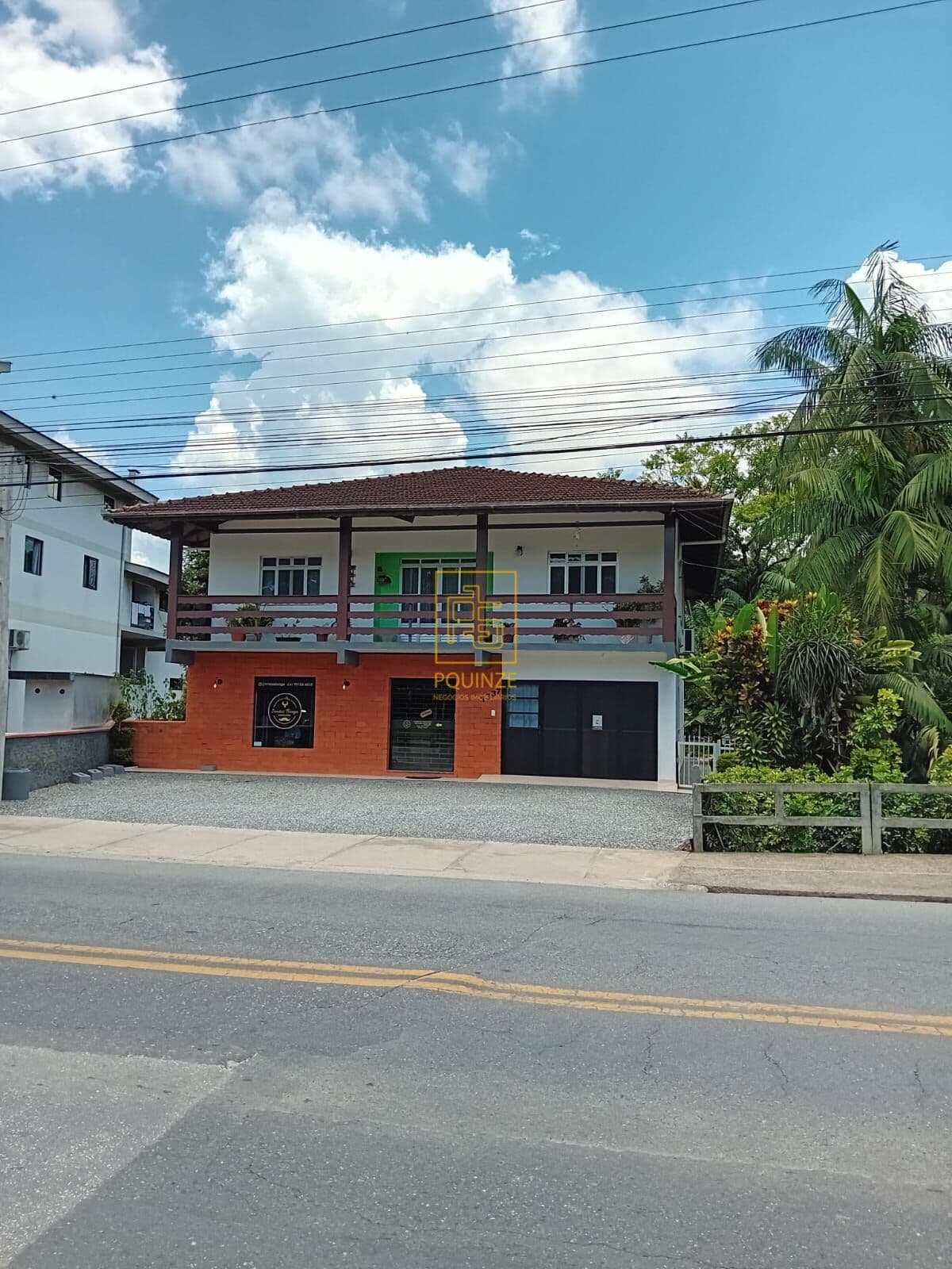 Casa com sala comercial e amplo terreno no bairro Testo Rega em Pomerode