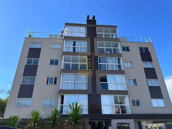 Cobertura duplex semi mobiliada no bairro das Capitais em Timbó