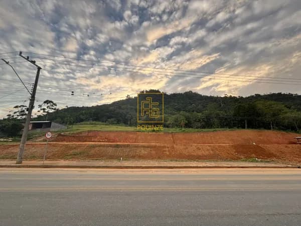 Terreno amplo no bairro dos Estados em Timbó