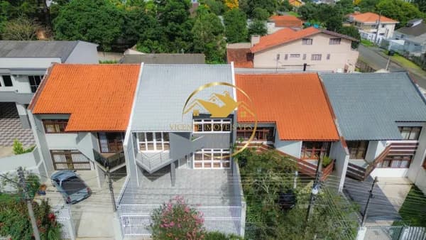 Casa sobrado a venda no Ahú