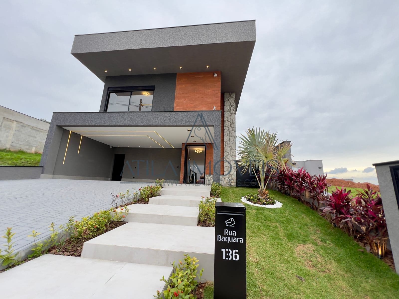 Casa Contemporânea com Automação Completa – Exclusiva Átila Imóveis 📍 Condomínio Reserva Santa Anna – Santana de Parnaíba/SP