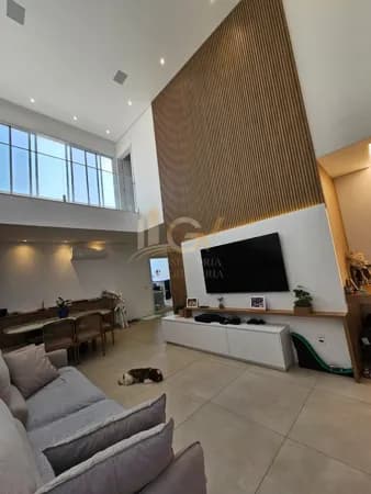 Casa de Alto Padrão em Condomínio