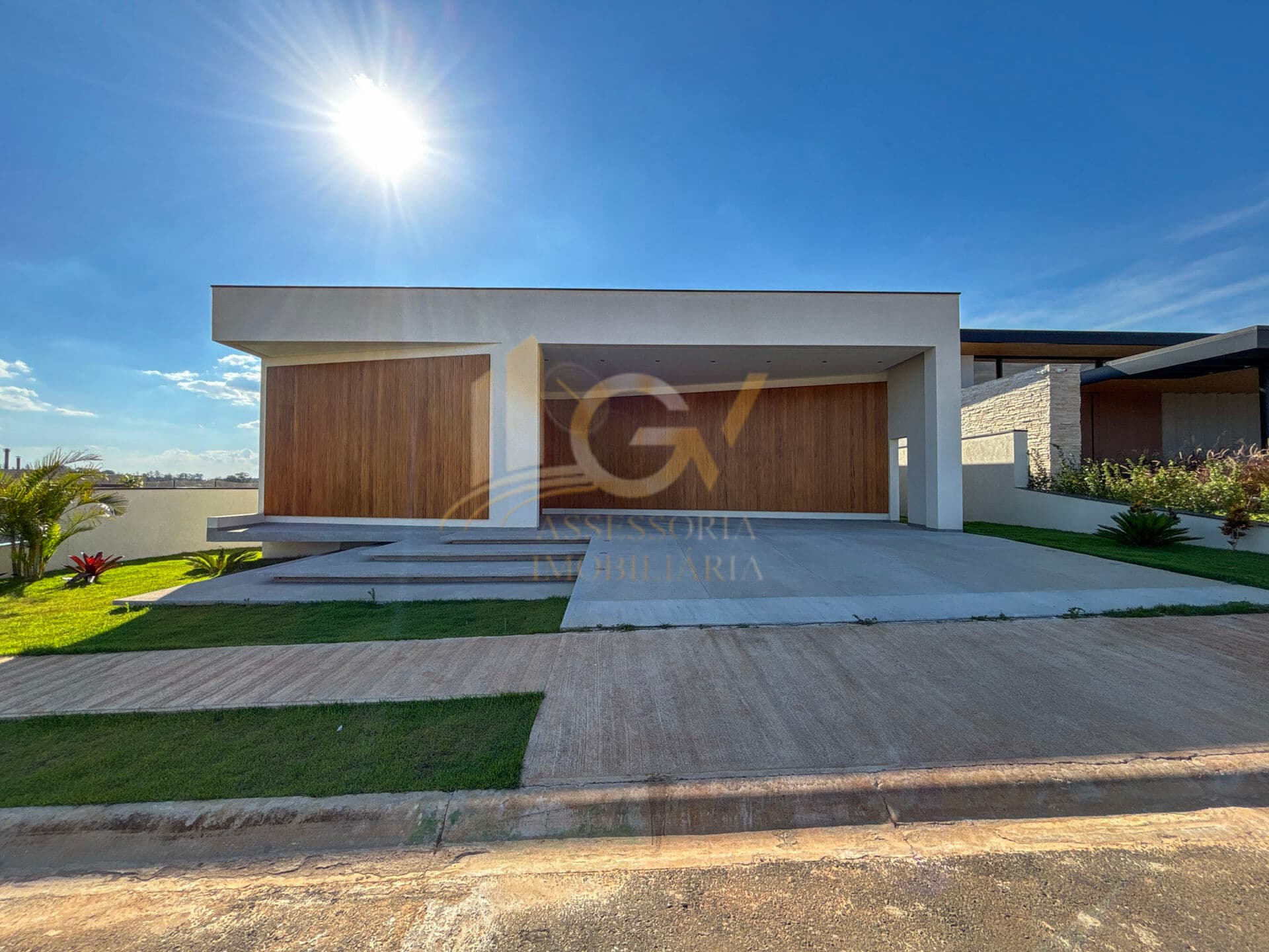 Casa de Alto Padrão em Condomínio