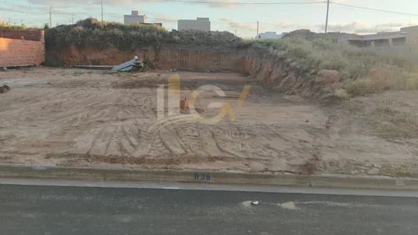 Terreno para venda no Jd Bom Sucesso!!