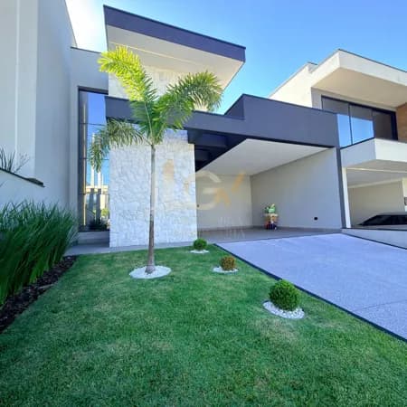 Casa em Condomínio Fechado