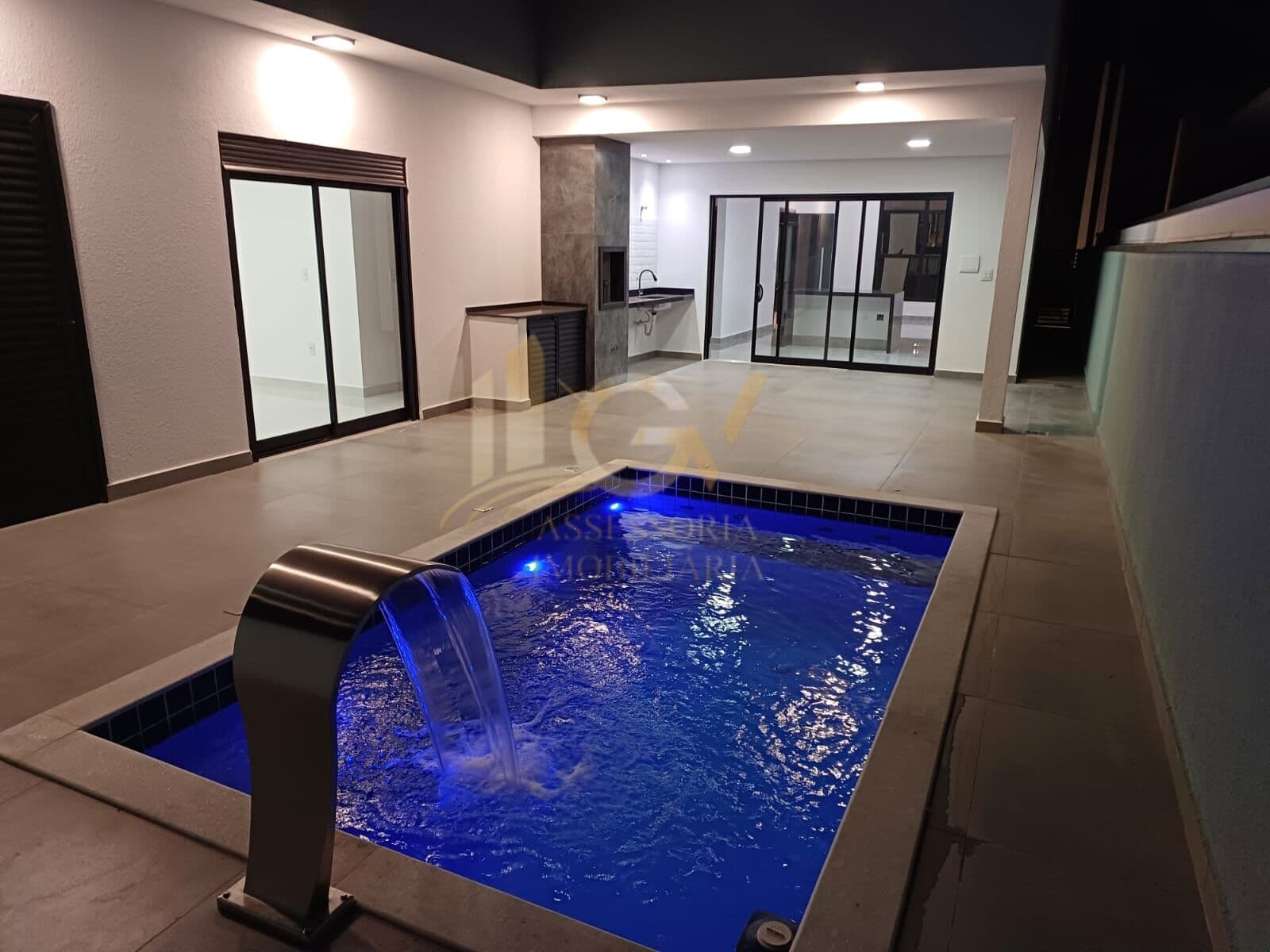 Casa a venda no Condominio Alto de Itaici