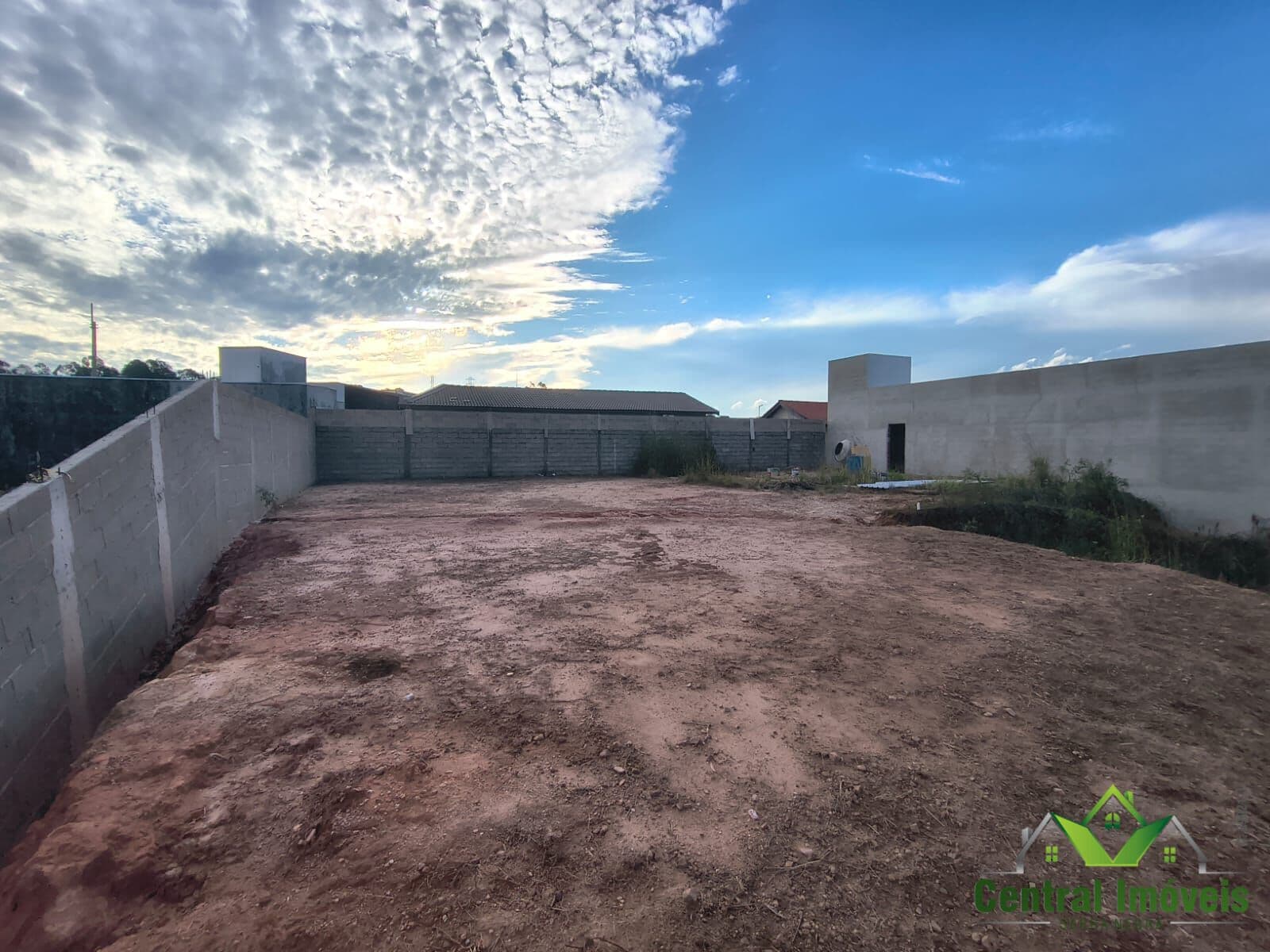 Lote/Terreno em Serra Negra - Jardim Itália