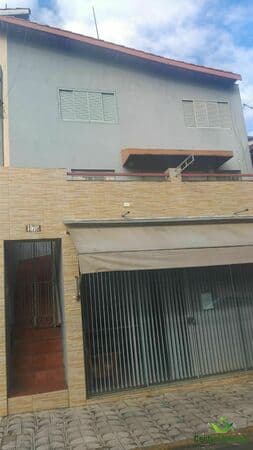 2 Casas + Escritório no centro de Serra Negra