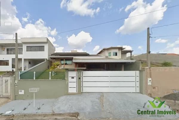 Casa em Jardim Itália, Serra Negra/SP