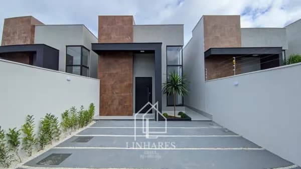 CASA ALTO PADRÃO A UMA QUADRA DA PRAIA!