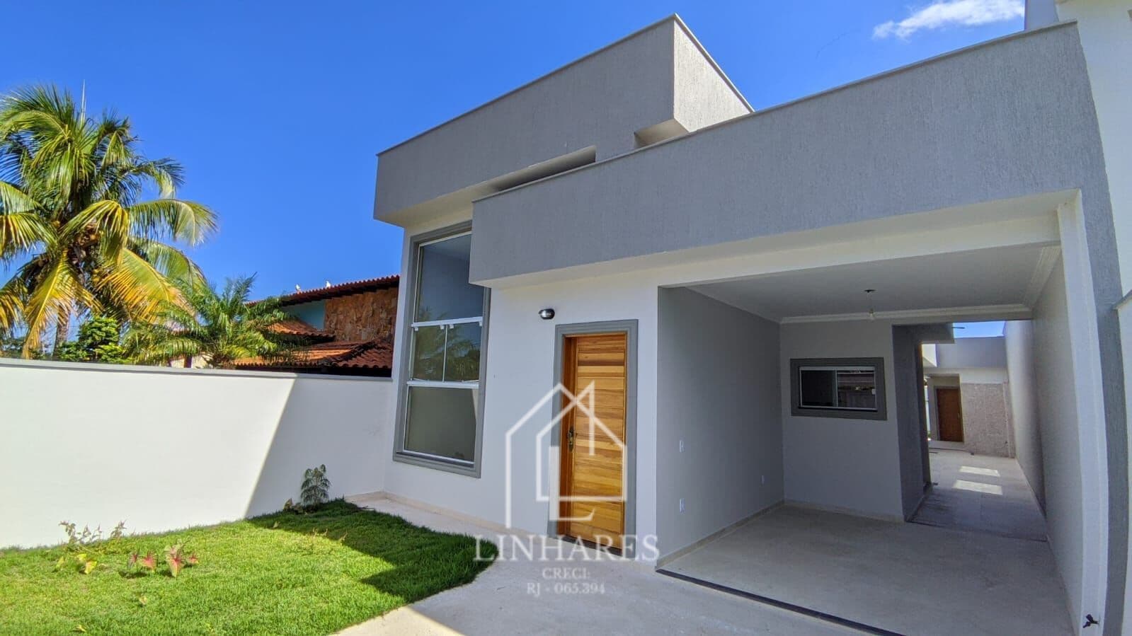 Casa com piscina no Jardim Atlântico Oeste.