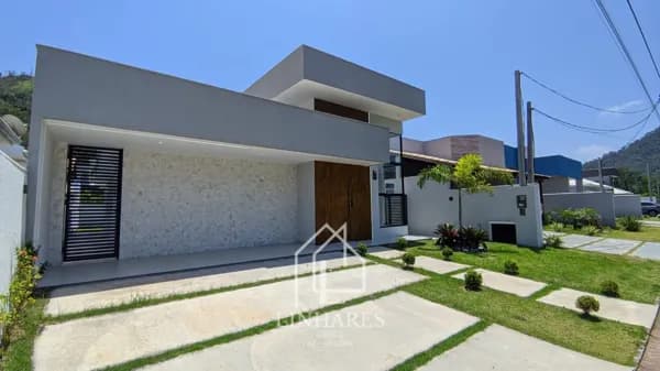Casa Contemporânea no Pedra de Inoã – 3 Suítes, Pergolado e Cozinha Gourmet