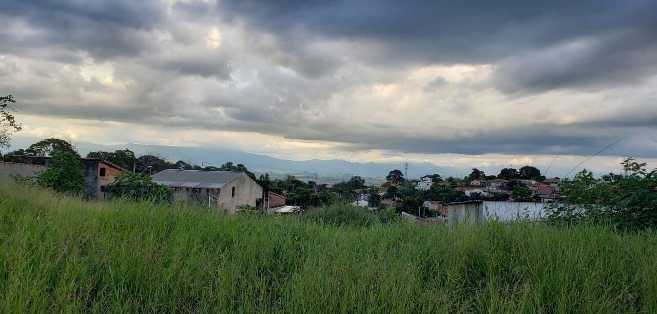 Terreno à venda no Clube dos 500 em Guaratinguetá/SP