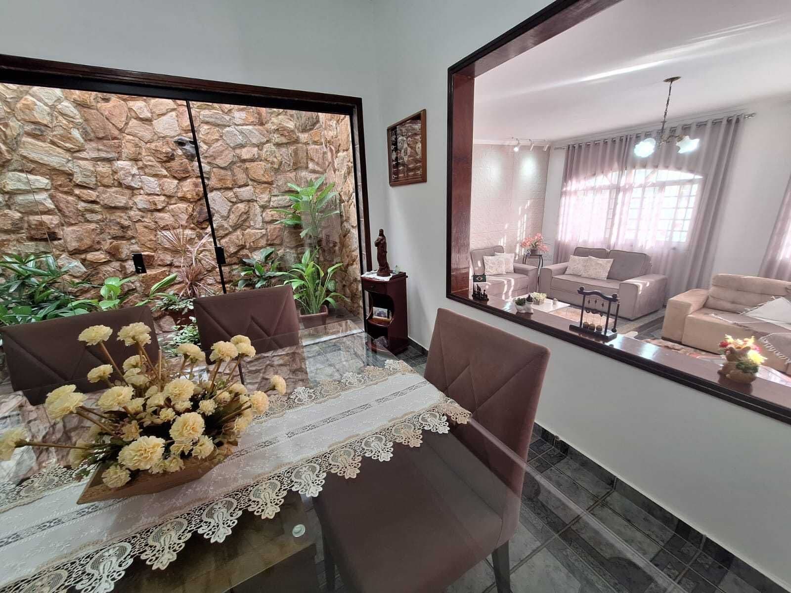 Casa à venda em Belveder Clube dos 500 Guaratinguetá/SP