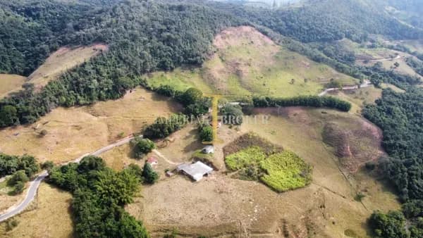 Fazenda Pecuária em Centro, Antônio Dias/MG