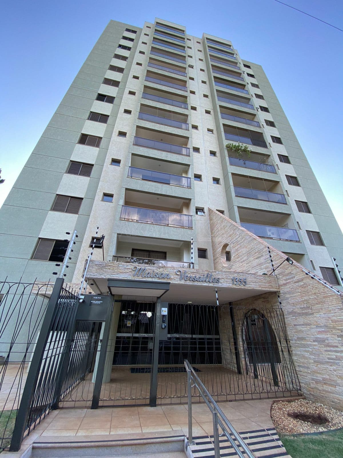 Apartamento no Edifício Maison Versailles à venda na Imobiliária AKATSUKA