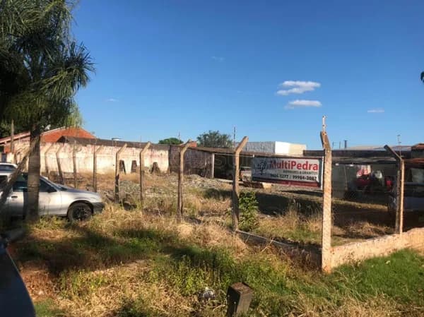 Terreno de Esquina -Vila Martins
