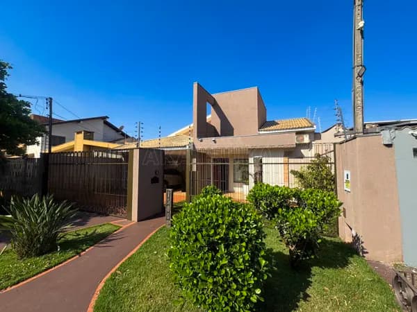 Casa Alto Padrão em Jardim Tropical