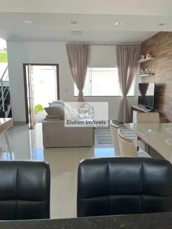 Casa Duplex à venda no Vale das Palmeiras/Macaé