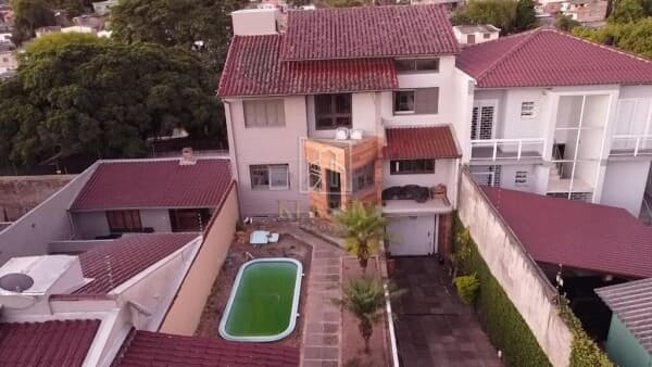 Sobrado em Porto Alegre - Nonoai