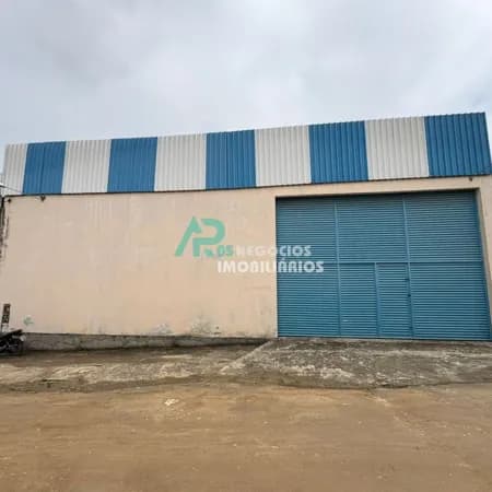 Pavilhão/Galpão com 360m²