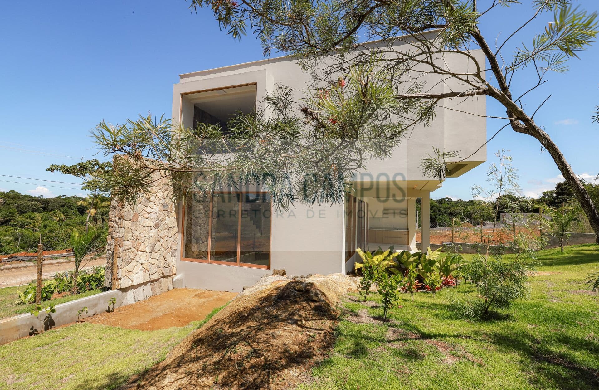 Casa nova Alto Padrão com acesso exclusivo à praia