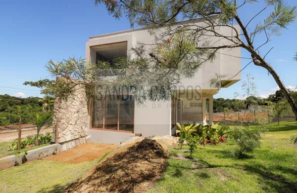 Casa nova Alto Padrão com acesso exclusivo à praia