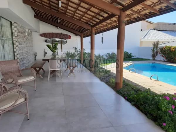 Casa moderna com 4 suítes e piscina, em Vilas do Atlântico