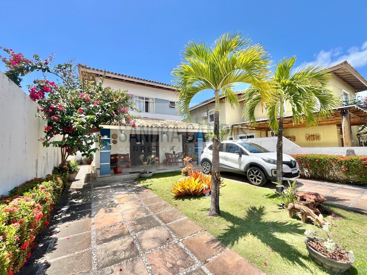 Sobrado em Lauro de Freitas - BURAQUINHO