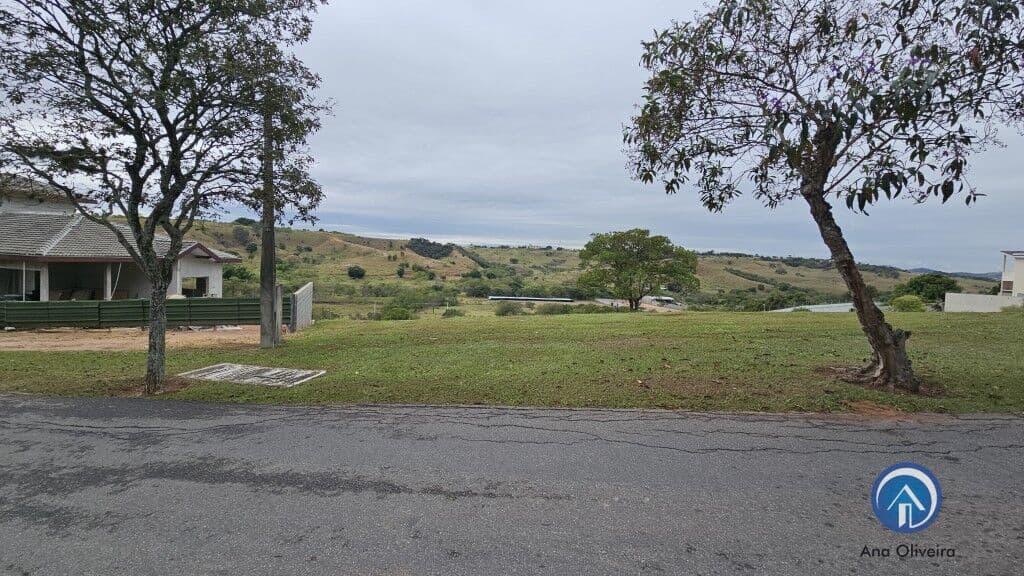 Terreno de 1007m² no condomínio Mirante do Vale em Jacareí