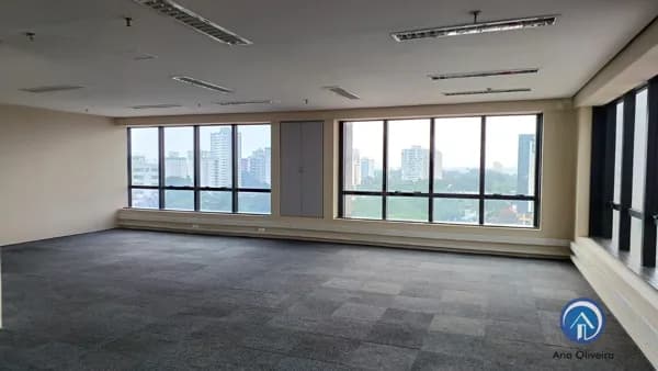 Sala Comercial com 400m² com vista 360º para a cidade no Centro de São José dos Campos