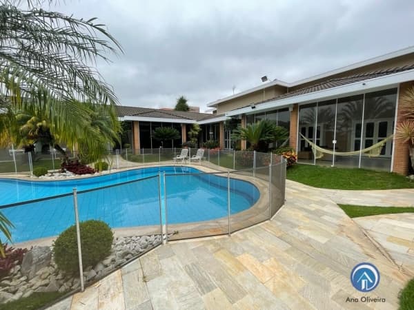 Casa Térrea em condomínio de 800m² com 4 suítes no Mirante do Vale em Jacareí