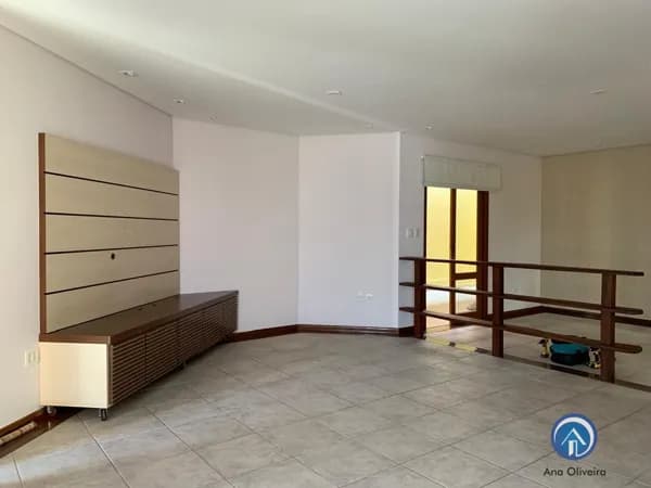 Sobrado de 170m² com 4 dormitórios no condomínio Altos da Serra I no Urbanova