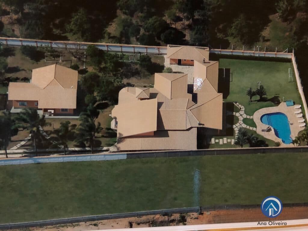 Chácara com 850m² ac com 4 dormitórios e área de lazer em Jacareí