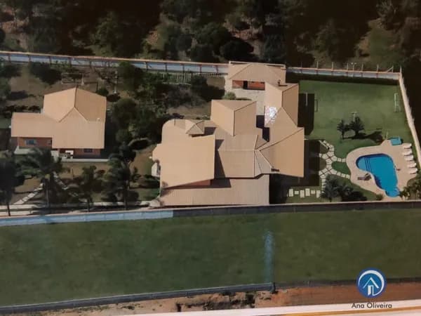Chácara com 850m² ac com 4 dormitórios e área de lazer em Jacareí