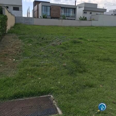 Terreno plano no condomínio Alphaville I de 476m² para construir Urbanova
