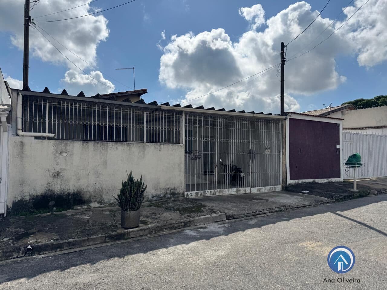 Casa com 200m² com 3 dormitórios e edícula no Jardim Valparaiba em São José dos Campos