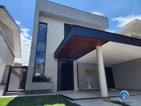 Casa Alto Padrão de 230m² com 3 suítes no condomínio Floradas da Serra no Urbanova